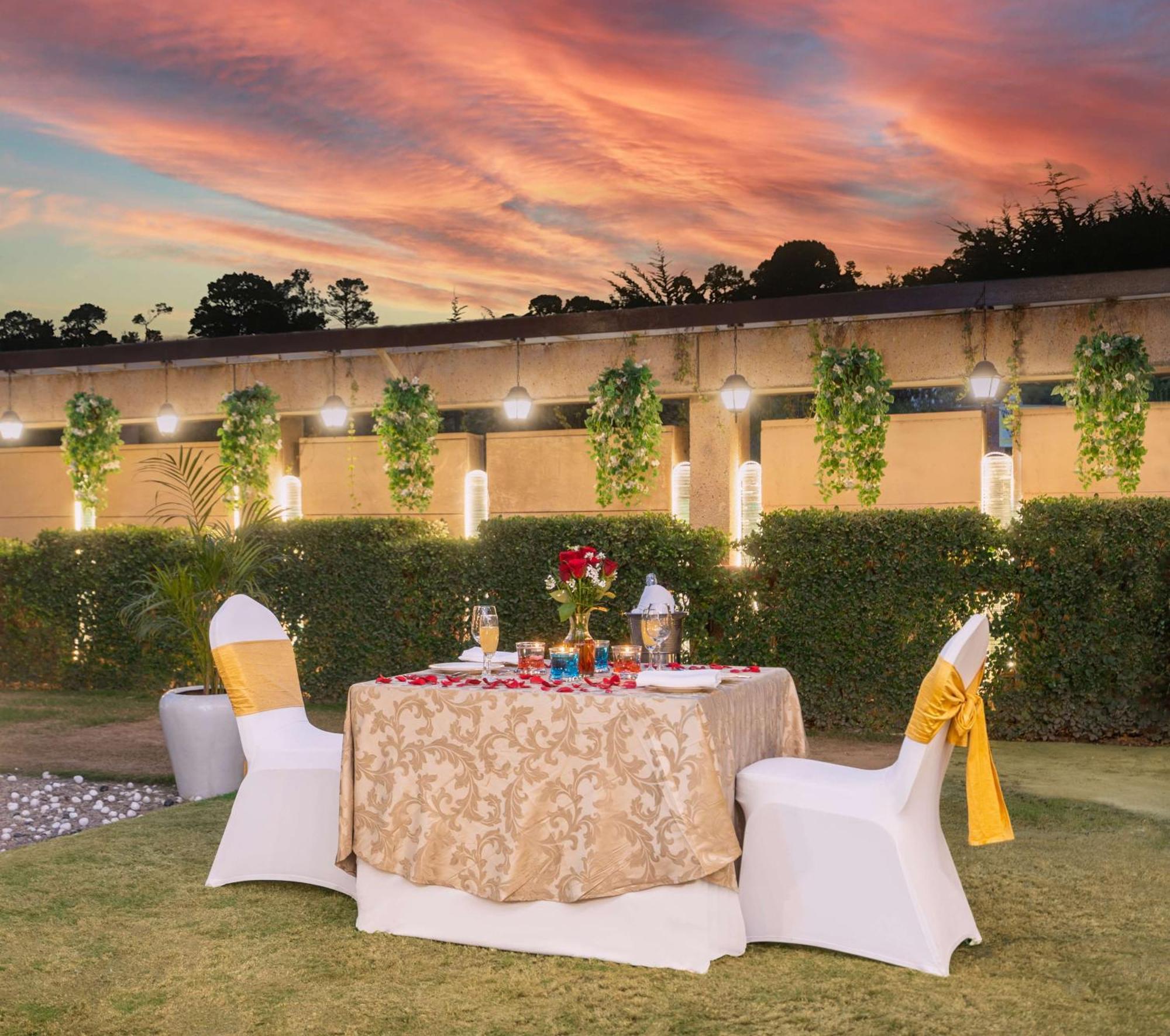 Park Plaza Faridabad Hotel Exterior foto